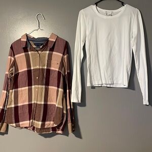 Women’s Tommy Hilfiger button down top, good condition. White top, size M/L